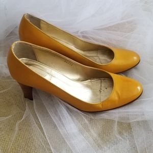 JCrew size 8 1/2 yellow pumps